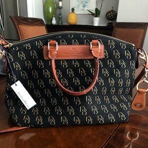 AUTHENTIC DOONEY AND BOURKE w/ shoulder strap